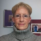Responsible pet sitter in Peoria available to care for your precious pups and kittes.