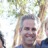 Responsible, reliable, high organized, english speaking professional offering house sitting, pet feeding/walking, etc.