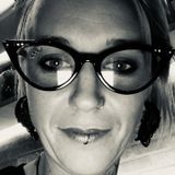 Experienced homemaker looking to help out and supplement an extra income.