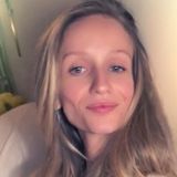 Hi, Im Andrea. Located In Scottsdale. Numerous house sitting experience- all positive. I am thorough, clean, and efficient.