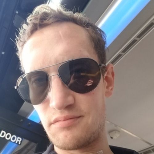 House Sitter Provider Josiah D's Profile Picture