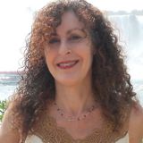 Eclectic freelance writer obsessed with words