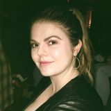 Friendly dog walker/pet sitter who loves long walks and pet cuddles