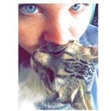 South African woman with years of experience house sitting, pet sitting and Keeping houses in the exact same way you left it