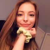 Hello I'm Alyssa! I am 19yrs old attending ASU. I love animals and have some experience in dog walking and pet sitting!