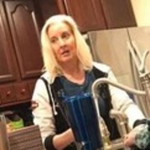 Housekeeper Job Kim L's Profile Picture