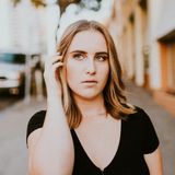 My name is Ellie! A responsible, driven twenty-something artist + student who would love to watch your home while you're away
