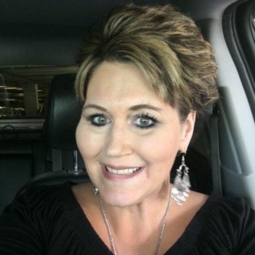 Mature woman who loves animals. Pet Care Provider in Kingwood, Texas