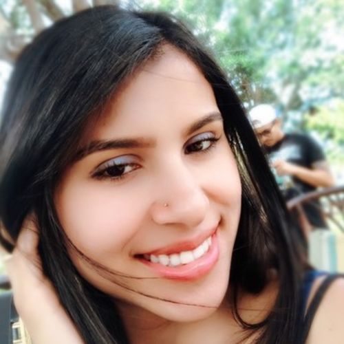 Housekeeper Provider Rhayane Galdino's Profile Picture